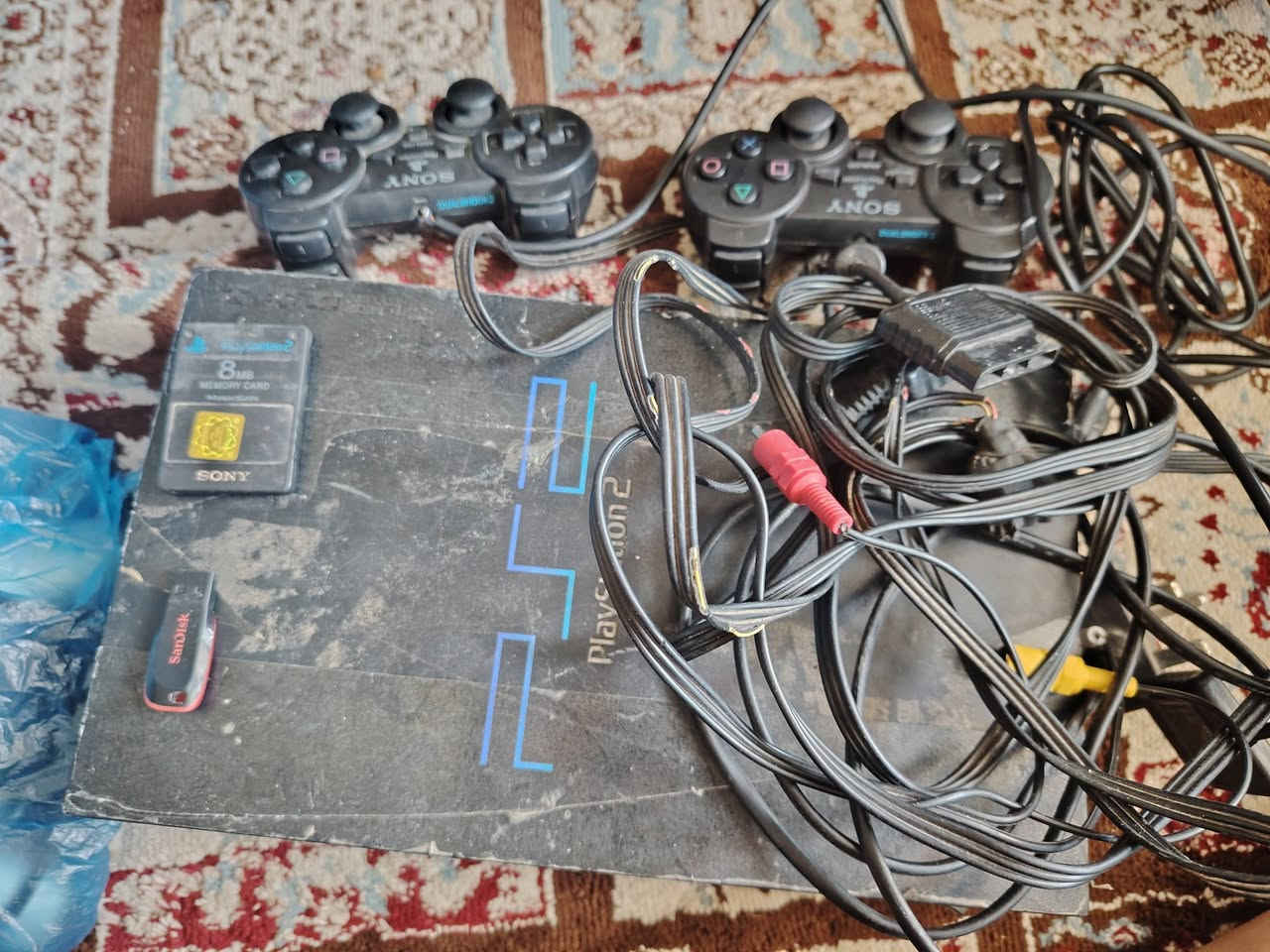 اسلام عليكم بلي للبيع السعر 45 و بي مجال بي 6 العاب طبه الشراي يتصل
***********
