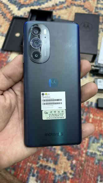 موبايل motorola edge x30
تفاصيل كدامكم والسعر 250 الف 
للتواصل خاص او واتس اب ***********
صورت فيديو للمهتم يراسلني ادزة الة لان المدة 5 دقايق
