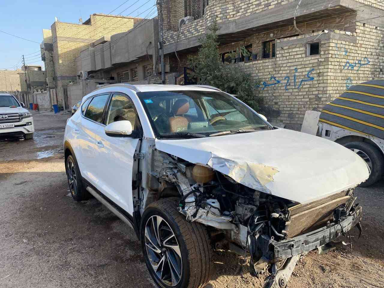 السلام عليكم للبيع توسان 2019 رقم بصره تحويل مباشر السياره شغاله وتمشي متضرره وبيع على وضعها العنوان بغداد حي النصر رقم الهاتف ***********
