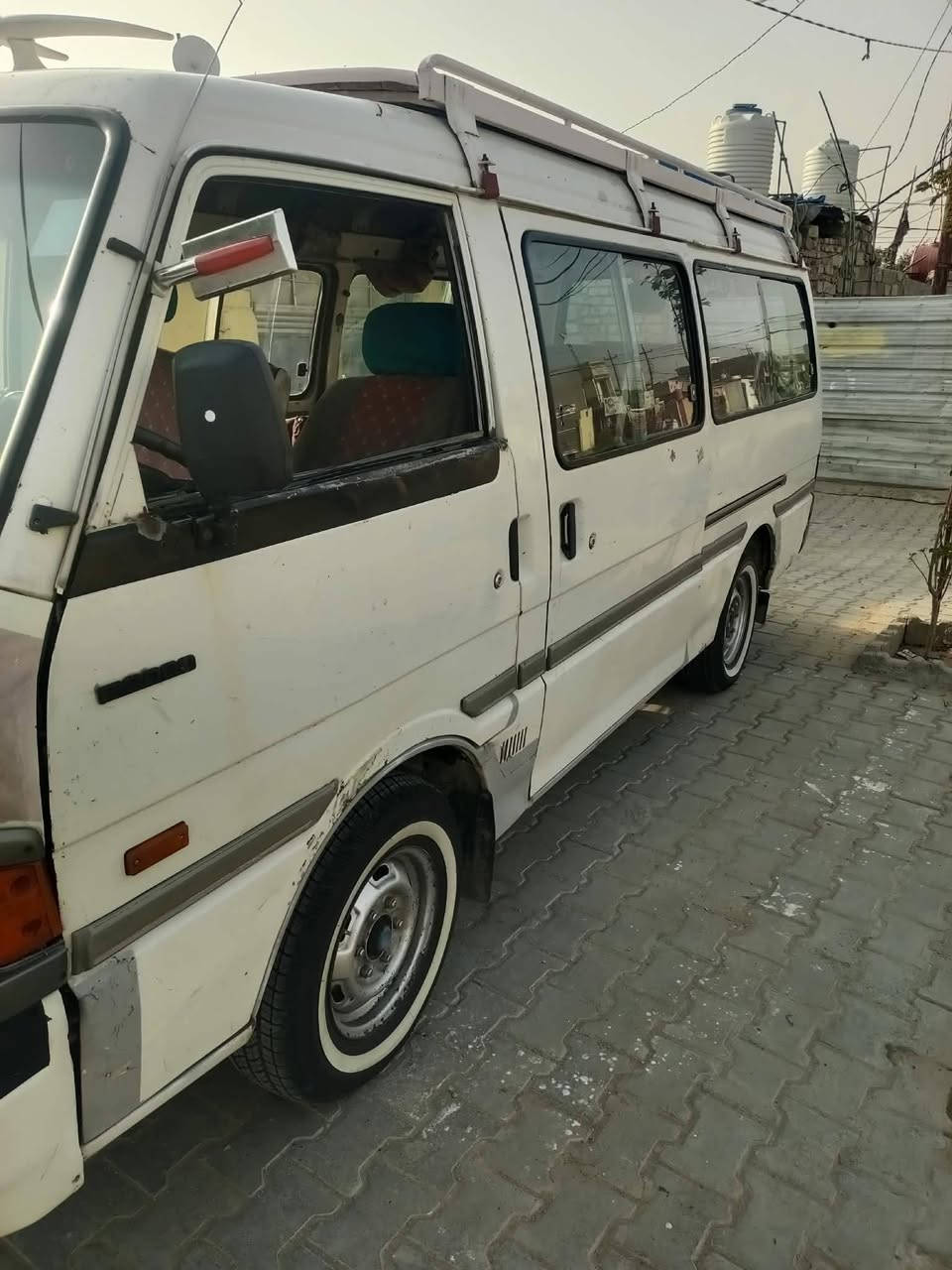 سلام عليكم شباب مازده للبيع مكينه وكير خير من الله 
مديل 93سنويه ل 2028مكان السيار كربلاء حي العسكري خطه حي العامل بيها ونه بل اكسن بس
السعر 53وبيها مجال ملاحضه مكلف بلنشر اتصل ع صاحب السياره ***********
