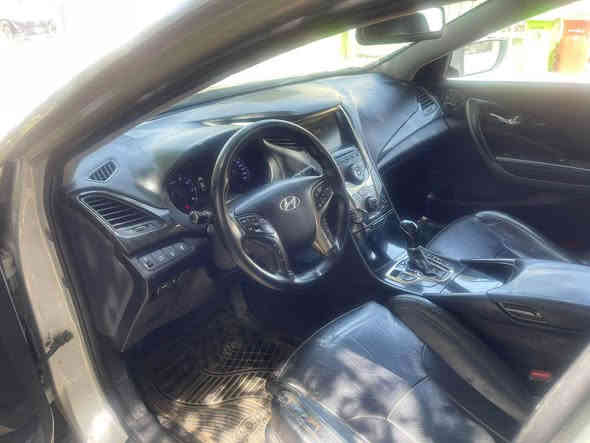 🚗 ازيرا كراندور موديل 2011
🇰🇷 وارد كوري
⛽️ خط واحد بنزين - محرك 3300
🔧 المواصفات:
🔑 بصمة
📺 شاشة
📷 كاميرا
🛑 هندبريك دكمة
🛠️ اوتو هولد
🔊 حساسات أمامية وخلفية
❄️ تبريد قطعتين
🔥 تدفئة وتبريد للكراسي
💺 تدفئة للستيرن
🌬️ 3 بردات
🎶 تحكم بالمقعد الخلفي
🤗 نظام ترحيب
🥶 ثلاجة في الجكمجة
📍 رقم بغداد باسمي
🎨 3 قطع صبغ: جاملغ خلفي، صندوك وبنيد البنيد، والصندوك جارد الصبغ

 السعر 100  ورقه (شده) وبيه مجال عنوان بغداد المنصور
📱 للتواصل: *********** بغداد
