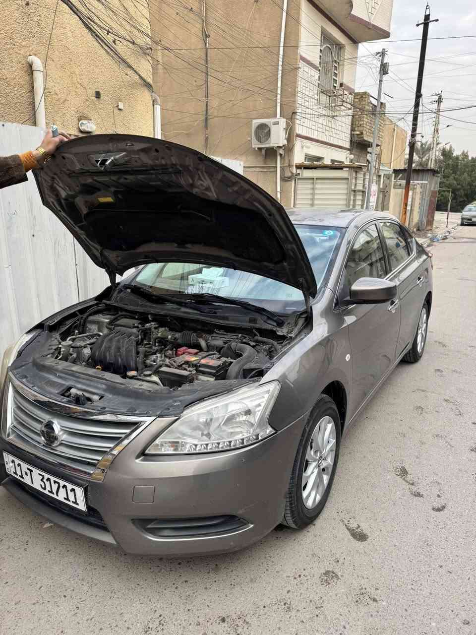 السلام عليكم 
سياره نيسان سنترا 2016
مكفوله ما عدى الجراد الموجود بصور 
سياره نظيفه حلوه 
السعر /112$
للستفسار/***********
مكان /بغداد الجديده
