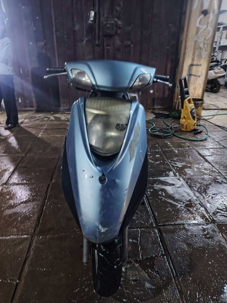 سلام عليكم دراجه بريز للبيع كلشي مابيها مكينه مكفوله وشلعه كلش قويه كهربائيات كلها شغاله بس الدشبول تجاري وكابريتر تجاري بس نضيفه درجه اولئ السعر 600 وبيها مجال بصيط عنواني الشعب مقابيل سوق اربعتالاف رقمي ***********
