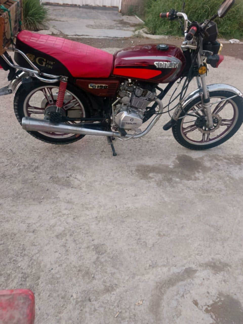 دراجة سيفان موديل 22دراجة كامله محرك مكفول بعده بلاد مكان ديالى دلي عباس سعر 475التواصل عله الرقم ***********
