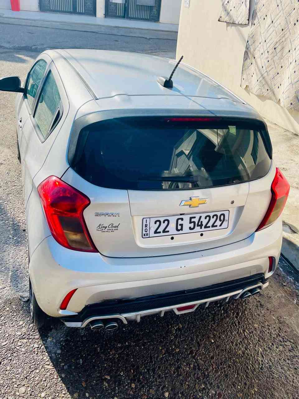 شێفڕۆڵێت سپارک (ڕەساسی)
مۆدێل : ٢٠١٧
گێڕ و مەکینە و تەبرید بەشەرت
ڕەقەم هەولێر
دوو پارچەی سبوغ 
گێر ئۆتۆماتیک
٤ پستۆن
سەنەوی و ڕەقەمی تازە و بەناوی خۆمانە
سەیارەیەکی جوان و خاوێن و کەم مەسروف
نرخی ٨٦ وەرەقەیە
‎*********** هەولێر Singapore
