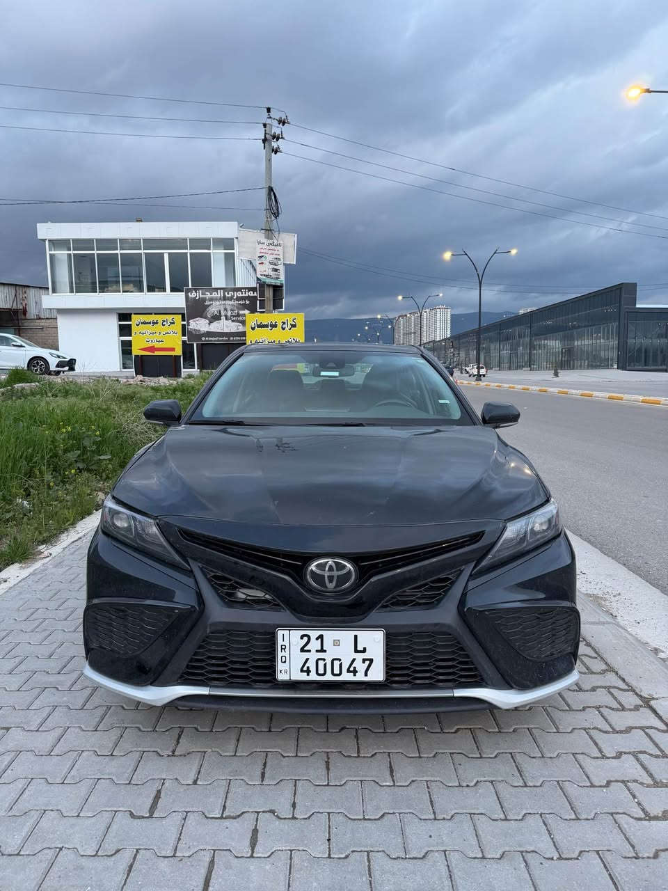 تۆیۆتا کامری SE 2023
تەنها یەک پارچەی چامڵغی دواوەی بۆیاغە چامڵغ و ٢ دەرگاش گۆڕاوە بە بیلاد پێش و پشت کەبس بێ ئەیرباگ بێ ناوگرتن سۆنارەکەی دانراوە سەیارەکە برغویەکی نوقسان نیە هەموو گیانی بیلادە سێرفسی کاملی بۆ کراوە بۆ زانینی نرخ 
***********
شوێنی سلێمانی السليمانية, العراق
