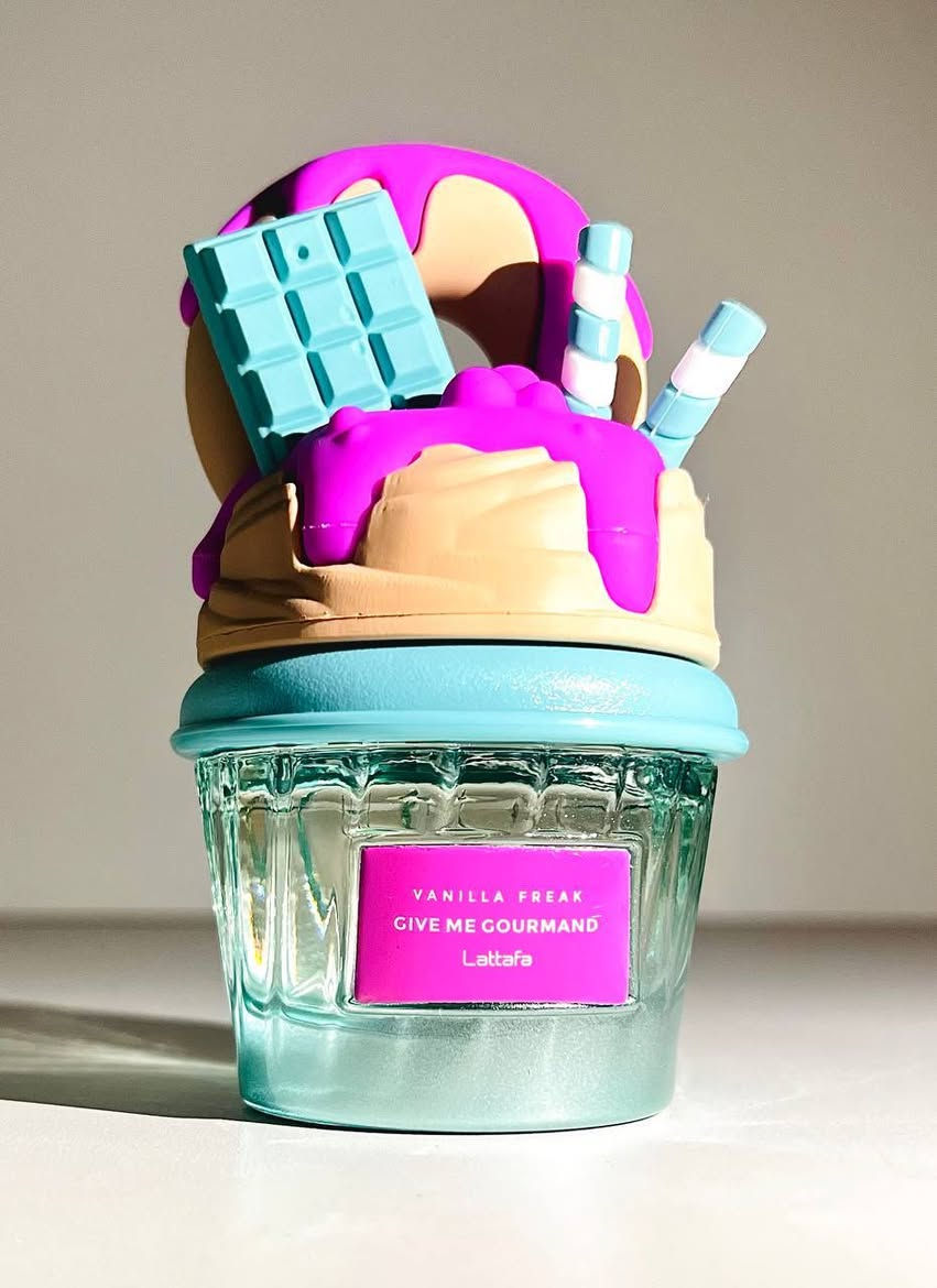 عطر فانيلا فريك للنساء Vanilla Freak  75 ml 🪸🐬
عطر فانيلا فريك للنساء من Lattafa عطر شرقي - فانيليا صدر عام 2025.
عطر فانيلا فريك للنساء من Lattafa النوتات العطرية: إفتتاحية العطر الكاب كيك; قلب العطر اللوز, السكر, كريمة الخفق و القرفة; قاعدة العطر تتكون من الفانيليا, الزبد و المسك.
يدوم 6-8 ساعات ويبقى فترة اطول على الملابـس ✨


**إذا كنت صاحب هذا الإعلان وتريد حذفه لأي سبب، رجاءا أرسل رسالة إلى الدعم الفني**