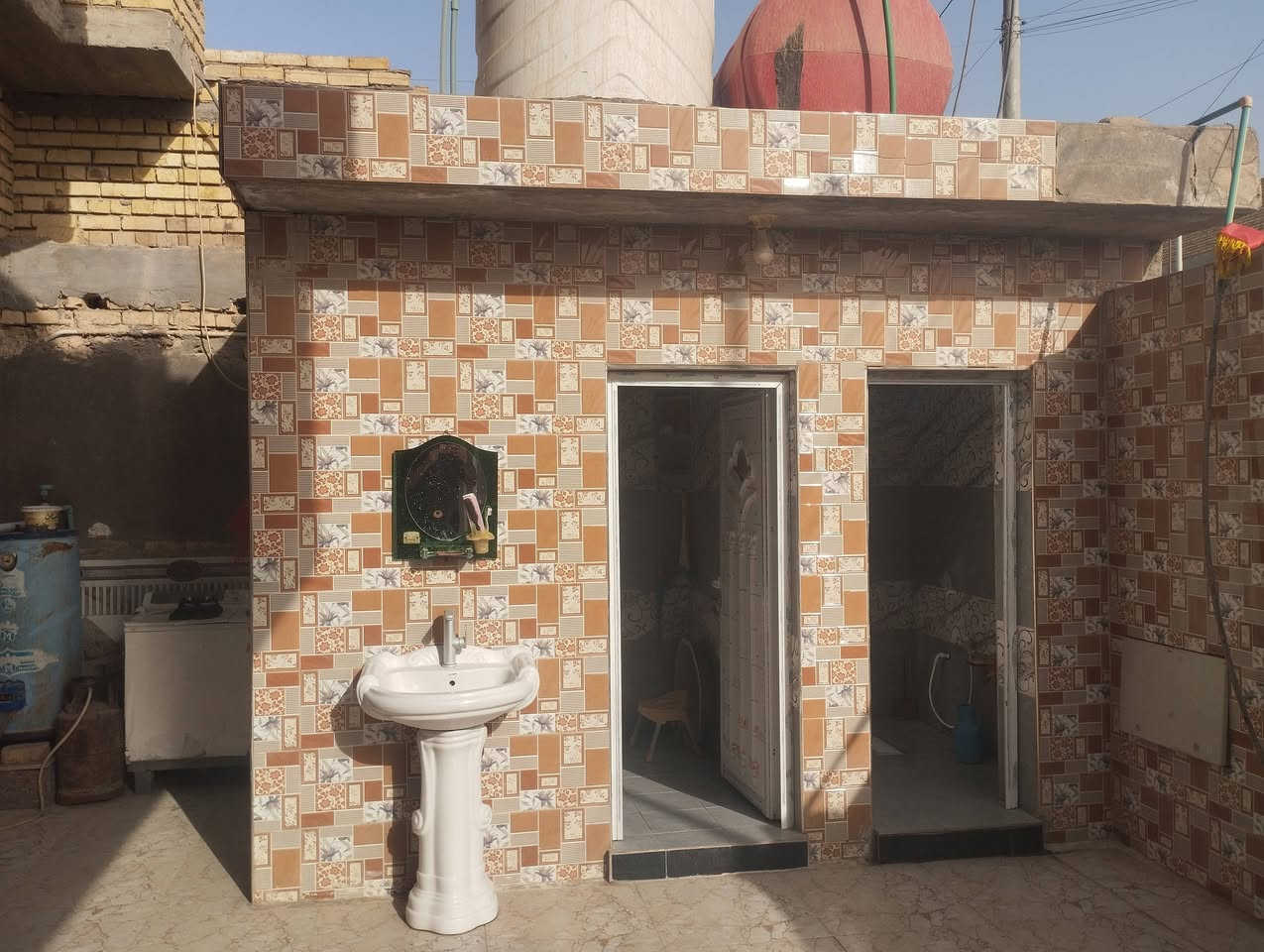 يا الله اللهم صلِ على محمد وآل محمد
بيت للبيع بحي العسكري مقابل المصفاية
ثالث بيت عن الشارع العام الرئيسي 
مساحة 200 بناء جديد.
للتواصل والاستفسار أكثر
مراسلة الصفحة محمد مصطفى 
أو واتساب ***********
