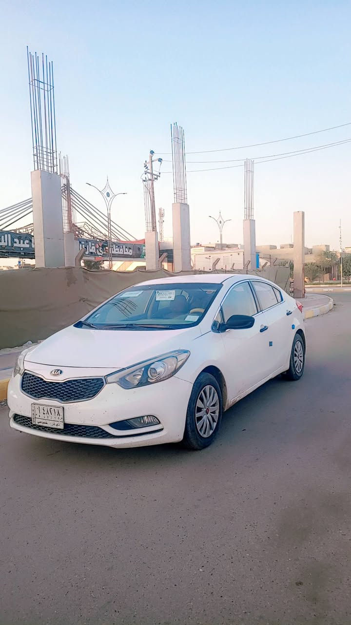 سيراتو 2015 خليجي مكفوله من الضربة والصبغ والتبديل والفتح بيهه بارد بصيط بالباب وطعجه بالدوسه والباقي مكفوله شرط الفحص مكينه 1600 دوش ماشيه 180 رقم ذيقار سنويه2028تحويل مباشر  مكاني ناصريه مركز السعر 118 وبيهه مجال قليل ***********
