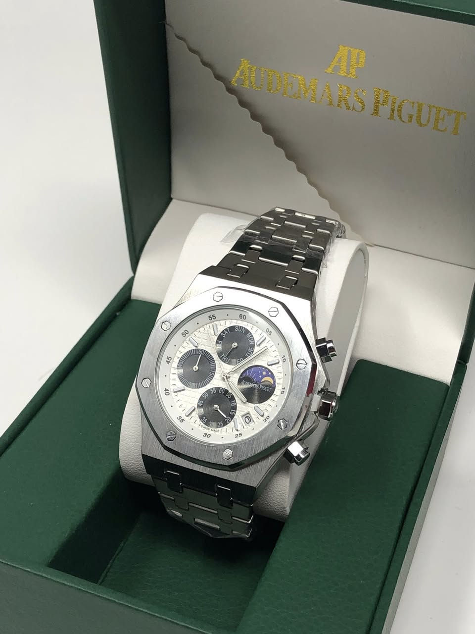 AUDEMARS PIGUET 

أوديمار بيجيه 😪😙
جميع السناتر شغالة 🪙
طلاء ثابت 💯
عداد شهري 😀
عداد قمري 🌓
كوالتي عالي 🎰
نظام ستوب وتش رياضي 💪
الوزن 137 g ⭐️
القطر 43 m 🟡
السمك 11.5 m 🟢


**إذا كنت صاحب هذا الإعلان وتريد حذفه لأي سبب، رجاءا أرسل رسالة إلى الدعم الفني**