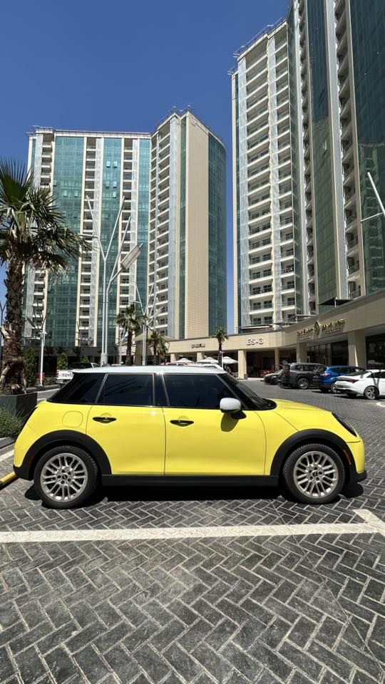 السلام عليكم
اليوم جيبنالكم اول سيارة للعرض بيع بللون مغرى 🟡

🆕 MINICOOPER S🏁F65 NEW GENERATION 2025 

الأداء والمحرك

-محرك \(2.0\) لتر 4 أسطوانات تيربو (B48)

-قوة حصانية: 204 حصان

-عزم الدوران: 221 رطل-قدم (300 نيوتن متر)

-التسارع من 0 إلى 100 كم/ساعة في حوالي 6.6 - 6.8 ثانية

-ناقل حركة: أوتوماتيك 7 سرعات مزدوج القابض (DCT)

مواصفات فول ١/١ 

*كاميرات داخلى و خارجى ٣٦٠ درجة 

*رادار حساس ٣٦٠ درجة و اوتو بارك

*كشنات مساج وتدفئه وخزن و جلد ابيض ديزاين مينى كوبر رياضية 

 *🔊 سماعات HARMAN KARDON

*داتاشو HUD

*علامة مع ويلات گولد اديشن GOLD EDITION BADGE 

*شاشة OLED وحجم ٩.٤ انج

*فتحة سقف بانوراما

*دشبول قماش و LED

*تشغيل عن بعد 

*يتبادل لايت و بك لايت في ثلاثة أشكال

بعد بيها هوايه مواصفات

دبل بصمة 

سيارة جاهزة للستخدام🆗نظيفة و مرطبة ب ريحة وكالة ✅

ماشيه ٧ الف ميل 

بنسبه حادث جدا خفيف شبر جوه لايت PDR بدون دواخل بدون ارباك صور حادث موجود داخل منشور غراضها كله اصلى مال سيارة 

  سعر سيارة ٣٢٥ ورقة ومجال للشراى 

📍مكان سيارة اربيل و رقم مؤقت 

☎️ للاستفسار اكثر *********** واتساب مفتوح
