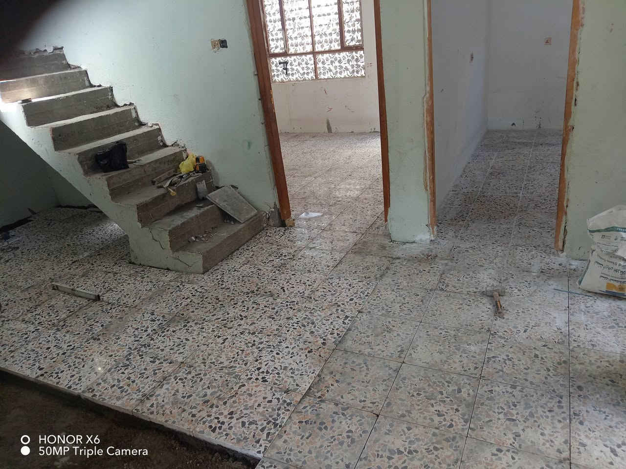 سلام عليكم خلفه تطبيك *********** متفرغ حالين شتغل على يومي على المتر مكاني سبع البور البصام
