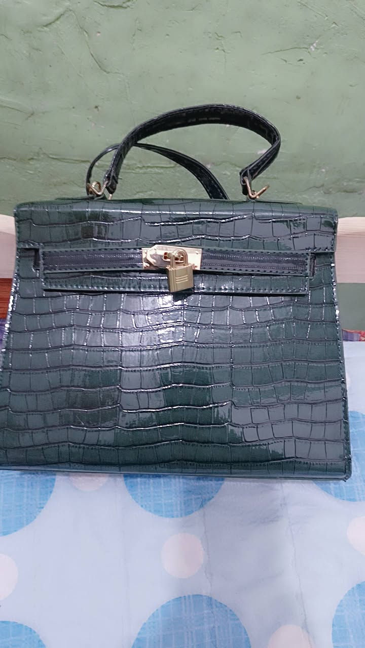 الجنط الاكبار على 5 الاصغار على الفين كاوية شعر  جديده ب10 مكاني كربلاء المراسله ع الخاص اغلب الجنط جدد غير مستخدمات


**إذا كنت صاحب هذا الإعلان وتريد حذفه لأي سبب، رجاءا أرسل رسالة إلى الدعم الفني**