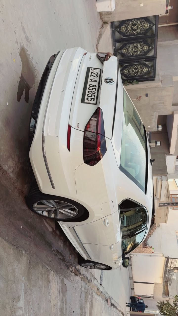 السلام عليكم باسات ار لاين موديل 2019 فول ١/١ محرك ٢٠٠٠ تيربو تبديل جاملغ وبنيد بلادي وباب صبغ ارباك سستم رقم وسنوية جديد سعرها ١٢٠ وبي مجال بسيط 
*********** عنوان كركوك
