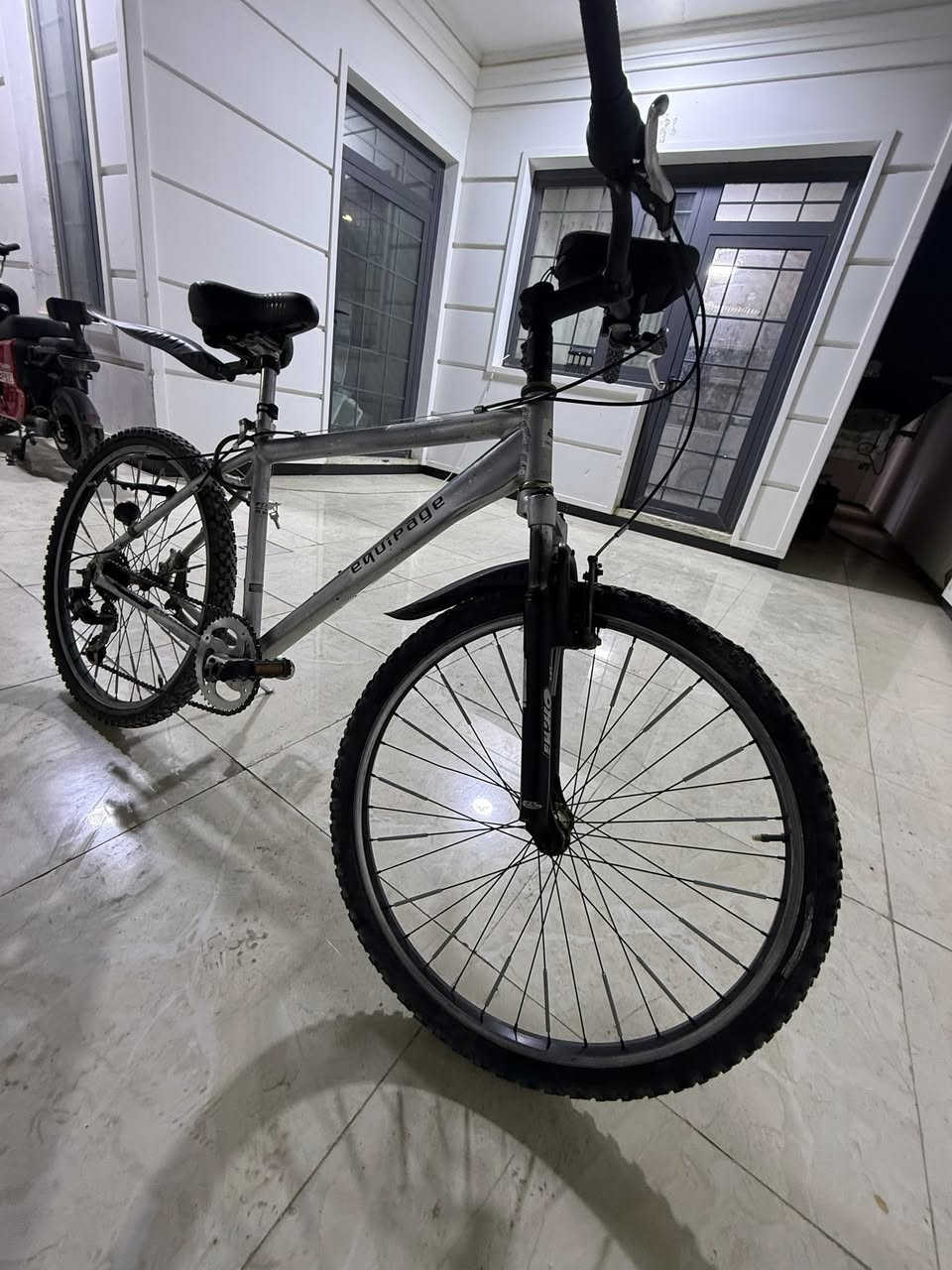 بايسكل للبيع ياباني باله معدن المنيوم حجم 26 السعر 125حاليا بي نقوصات بس تايراته يرادلهن جوب لان بايسكل صار متروك فتره بسبب العمل باقي نظيف مكاني دوانيه ام الخيل الاولى بي جنطه حامله موبايل


**إذا كنت صاحب هذا الإعلان وتريد حذفه لأي سبب، رجاءا أرسل رسالة إلى الدعم الفني**