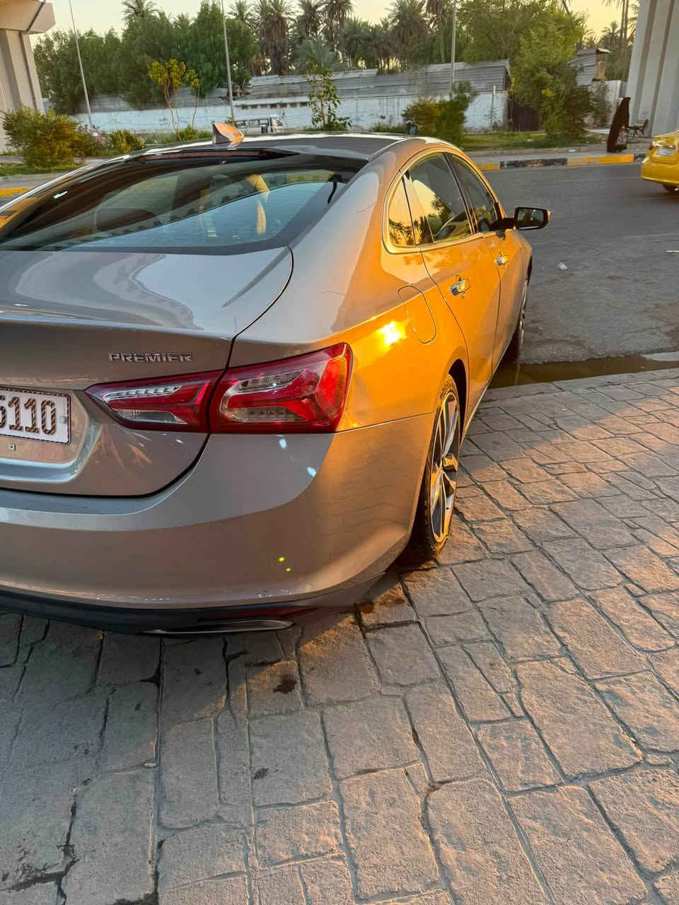 ماليبو  2022
Chevrolet Malibu Premier

فول مواصفات بريمر 
محرك 2000 تيربو
بدون ايرباك
بدون نواقص
محرك وكير مكفولات
ماشيه 84 ألف كم
رقم بغداد باسمي
مكان السيارة: بغداد
السعر 150 بيه مجال بسيط 
رقم الموبايل: ***********
#سيارات #العراق #ماليبو #Chevrolet #بيع_وشراء_السيارات #سيارتي_للبيع
