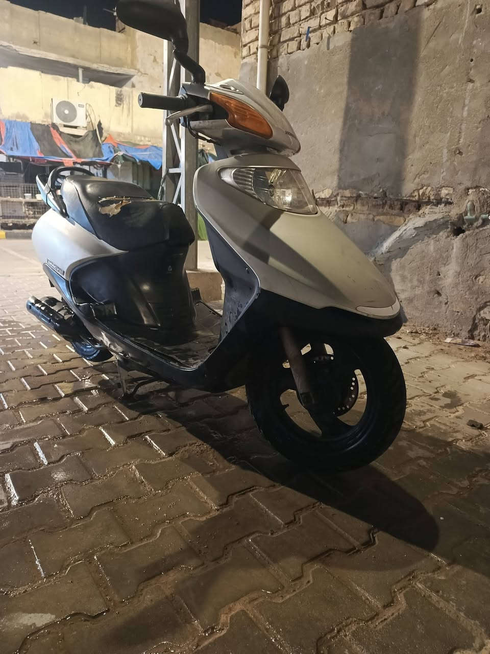 سبيسي ياباني كفرات كله أصلي كهربائيات كله شغاله قفل ستيرن وجنطه مكينة  مفتوحة مرة وحدة و خير من الله السعر 550وبيها مجال مكاني كوت الكريمية ***********
