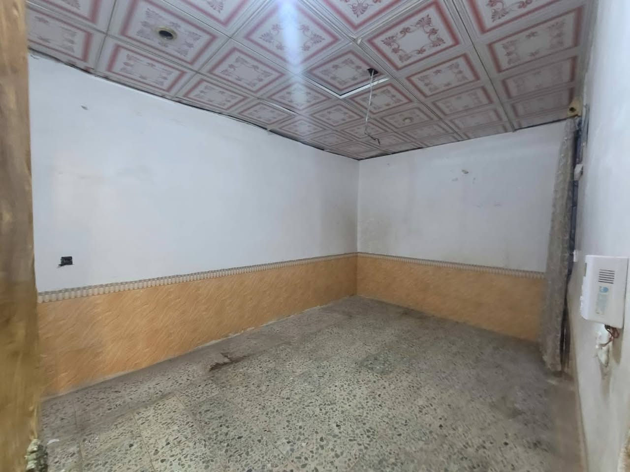 بيت للايجار 🏡 
شارع مطار القديم 
100م سعر يجار 175


**إذا كنت صاحب هذا الإعلان وتريد حذفه لأي سبب، رجاءا أرسل رسالة إلى الدعم الفني**