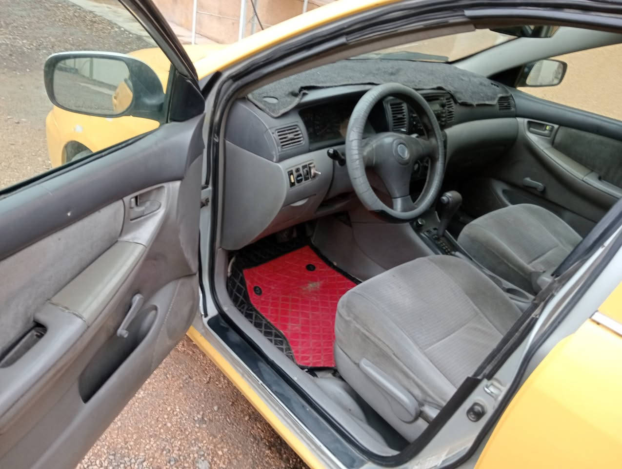 سلام عليكم 
للبيع كورلا 2008
مكينة بيها صوت 
كير جديد تخم تاير صدر جديد جاهزة نقصها مكينه 
***********
