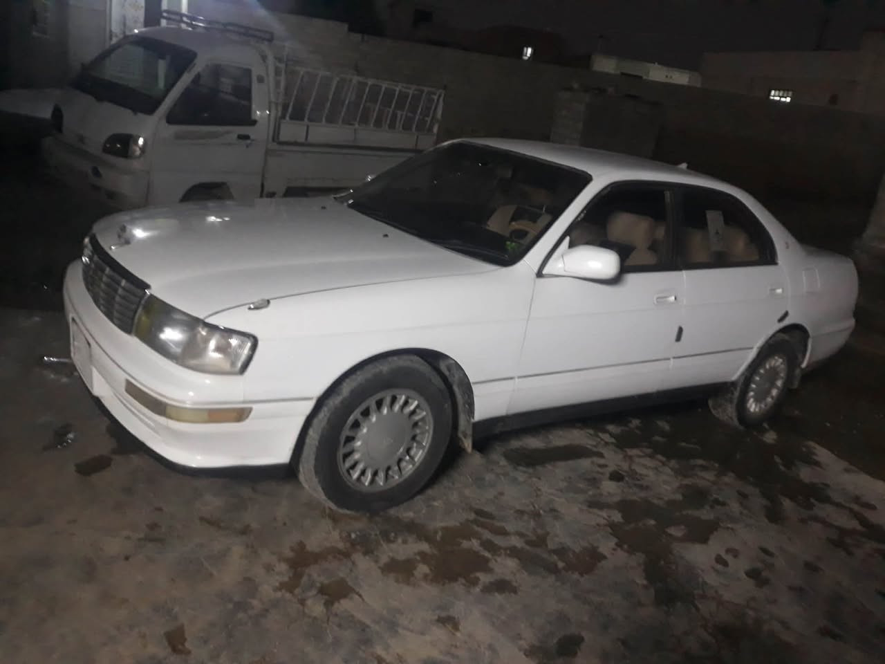 اسلام عليكم بطه للبيع موديل 93 مسجل الماني رقم نينوى مشروع وطني تحويل مباشر اشرعي بل شرقاط قريه الحوريه سنويه ل 28 كير محرك بشرط صدر نضيف كهربائيات شغاله تبريد تدفئا شغال مكان سياره قريه شكرن السياره مكفوله من الكص  اسعر 55 وبيها مجال هاتف ***********
