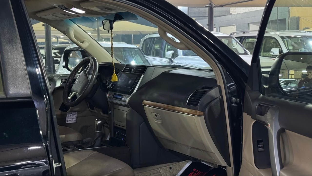 سلام عليكم
تويوتا برادو 2022 Vx مدنايت ادشن
ماشيه 93 كيلو حقيقي 
بسعر 445$ وبيه مجال 
السياره وكالة ساز وصيانه كامله بل شركه
السياره كله بلاك دشن من الشركه
للبيع فقط
السياره مكفوله كفاله عامه 
رقم بغداد تحويل مباشر 
مواصفاتها : 
١-سلايت قماره
٢-مثبت سرعة
٣-حساس خلفي
٤-كاميره خلف
٥- دبل تانكي ١٥٠ لتر 
٦- اشارات بالمرآة
- كشافات ضباب
٧-كراسي جلد اصلي 
٨-كراسي كهربائيه 
٩-شاشه اصلية 
١١-حساس تاير   
١٤-مانع انزلاق
١٥-اربع جام اوتو
١٦-لايت زنون ناصي ***وعالي
١٧-زراك لايت 
١٨-هوك خلفي 
١٩-ارضيات (كاعيات) اصليه 
٢٠-بصمات اثنين 
٢١-تكم ارضيه ليزري 
٢٢-تحكمات فول ستيرن 
٢٣-طفايه اصلية
٢٤-نظام زحف 
٢٥-ترحيب
٢٦-مري جانبي كهربائي (شفط)
٢٧-تشغيل عن بعد *
٢٨-عدة طوارئ
 ٣٠- داخل بيجي
٣١-شاشة ملاحة باللمس
- كاميرا خلفية 
- بلوتوث
- مشغل CD
- منفذ AUX & USB
٣٢-محرك 6 سلندر 
اضائه داخليه
الاستفسار اكثر الاتصال
*********** كربلاء, العراق
