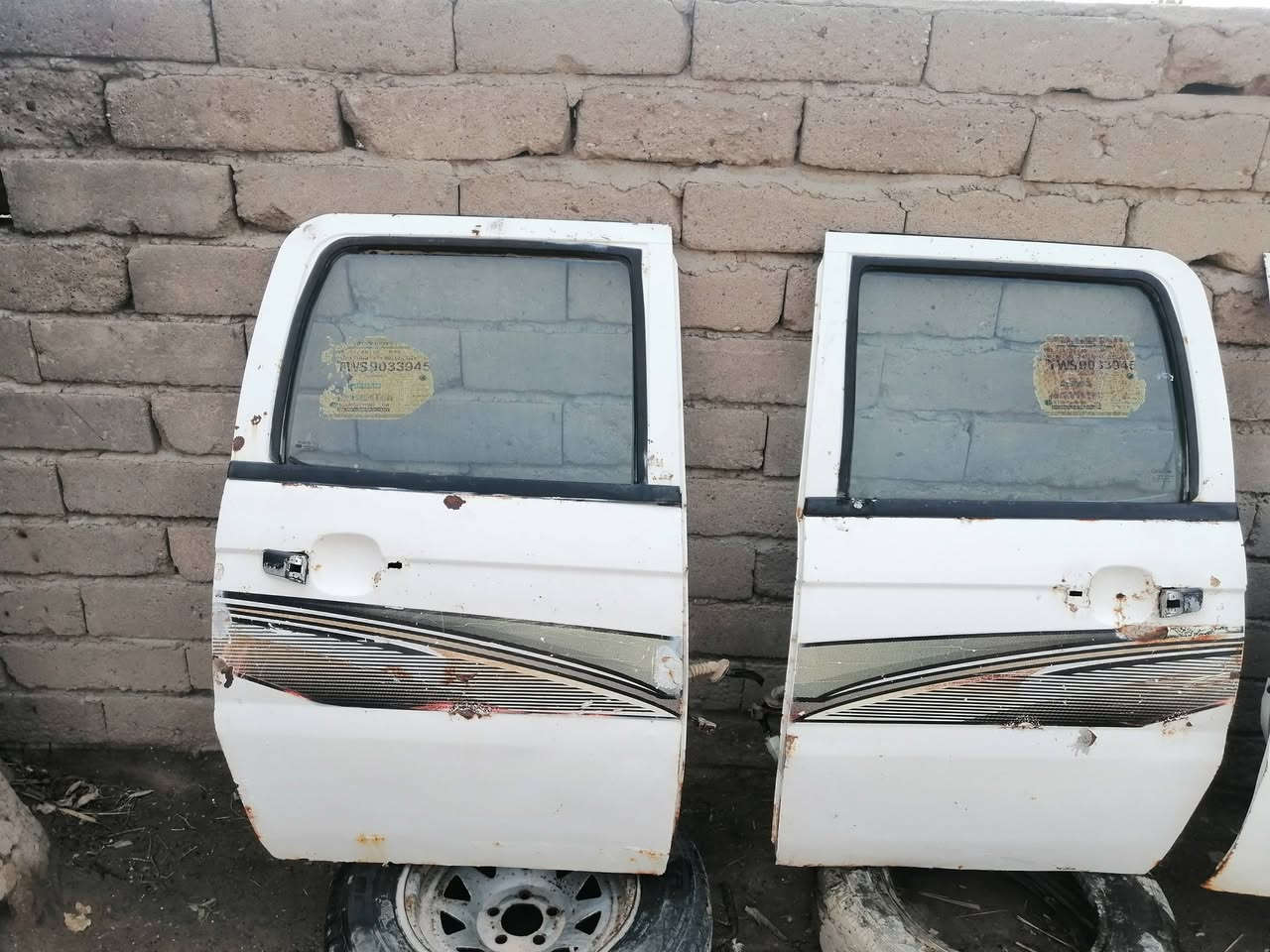 سلام عليكم غراض سياره شيري 2013/بيبان اربعه كاملات ب250 /بنيد ب60/راديتل +فانات ب65 /حصان ب30/شوته ب20 /سبايدر ب40/الايتات  ب30 / عقل +ضفيرت نوزلات ب125 /تقليفه  ب70 المكان ذي قار رقم ***********
