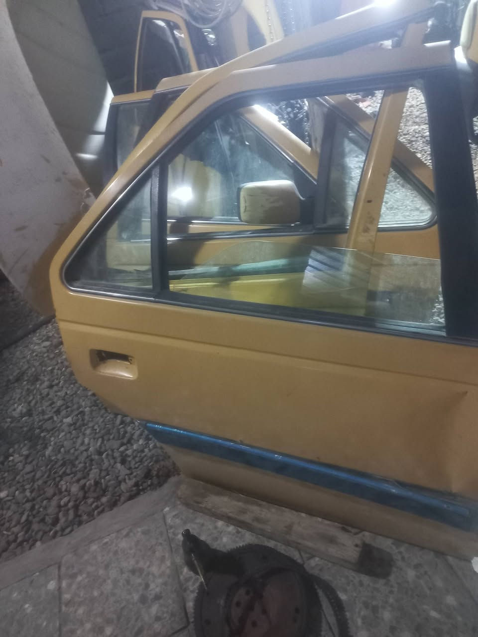 سلام عليكم من رخصت المدير الكروب غراض بيجو بارص للبيع كلمن وسعره العنوان الزبير ***********
