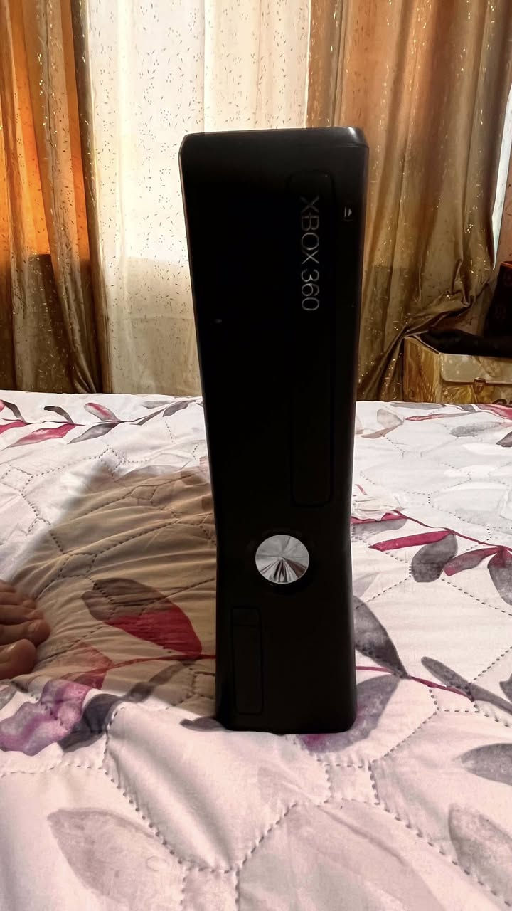 360 مهكر بي 40 لعبه ملحقاته كامله نضيف مابي اي عطل كبل اربط والعب مكان بغداد الشعب 
سعره 125 الف***********
