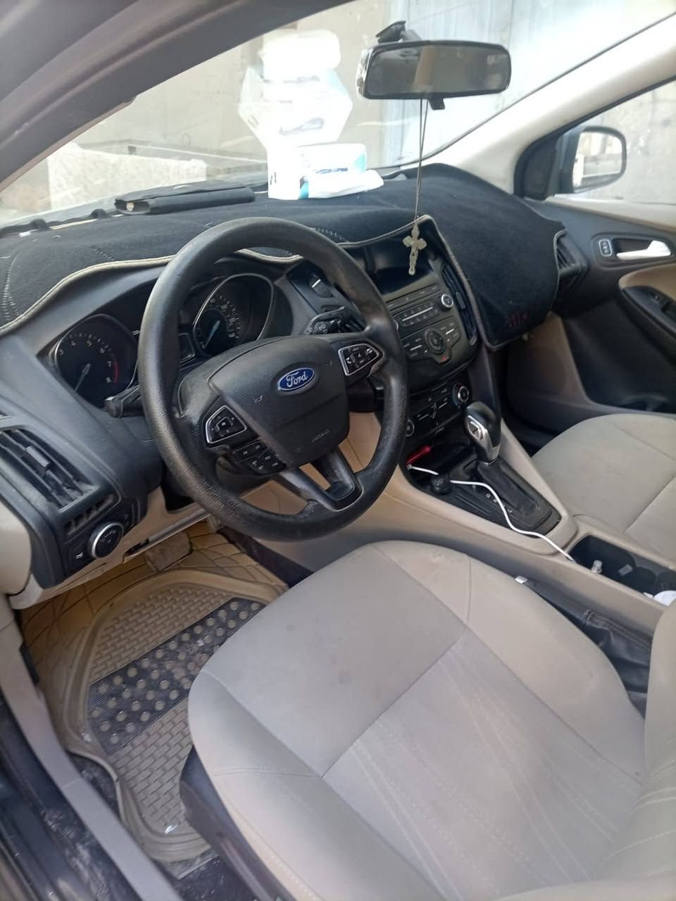 سلام عليكم فورد فوكس  2018 للبيع محرك 2000 مكينه بلجيس حادثهة جاملغ وبنيد وباب السايق بي قليل معجون بس باقي التفاصيل بلصورة مكاني دوانيه مركز شراي تشلع عيوني سعر95 وبيه مجال واسف ع اطاله ***********
