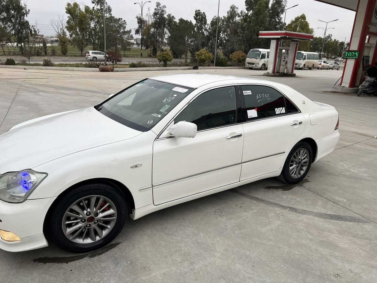 شاهینە بڕاوە  لە ساخ جوانتر نەبوو مەیبە سعری تەنها ٤٣  گەڵا 
١٨٠ 
٢٠٠٥ بەسمە
بێ چاڵ بێ شوخت 
شوشەیی
هەموو گیانی جاهیز کراوە یەک هەزار مەسرەفی تیا نیە
بیانوو بڕڕ 
سفر سفر 
٥٧ km ڕۆشتوە 
***********
***********
ئەدمینی دڵ ❤
