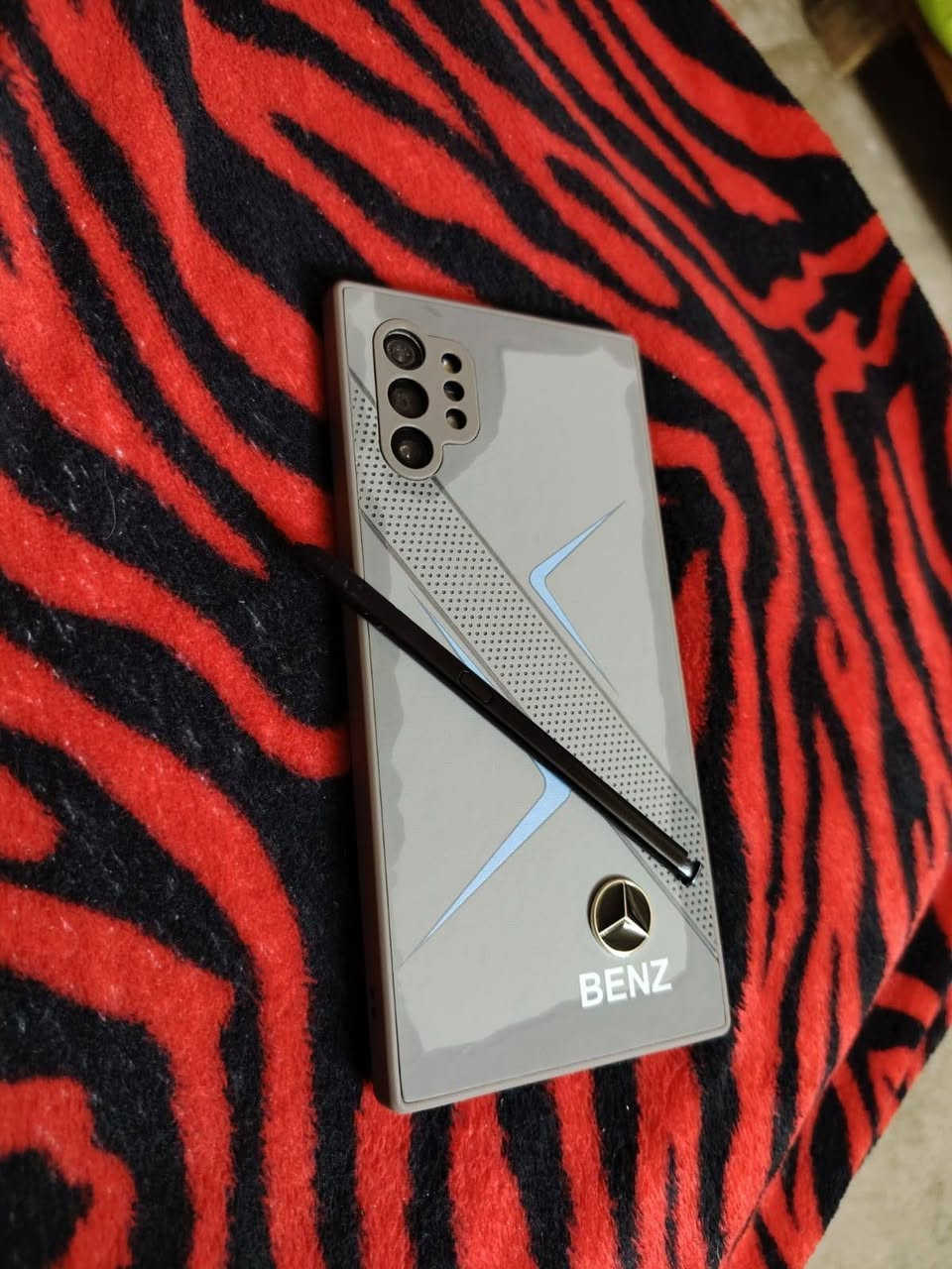 للبيع جهاز Galaxy Note10+ الذاكره 256 الرام 12 البطاريه 5000🔋 الجهاز مامفتوح بس بي ضربه بل شاشه مثل ماواضحلكم وضهر الجهاز مفطر يعني جامه بلولو او كزاز السعر 150 وبي مجال مكاني العريج قرب حمام العليل رقم  التواصل ***********
