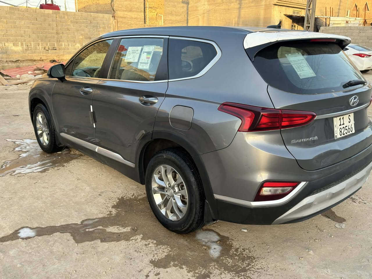 السلام عليكم
سنتافيه موديل 19 بغداد نكليزي تحويل شرط 
مكينه وكير وتبريد وحداديه لوك.   
اربعه سلندر. 5راكب.  
مراوس يرهم.  مكاني بابل 
ملاحظه بيها اربع قطع باب وتكمه اليمنه مصلحه وبنيد وجاملغ.   تجي وتكلب وتفحص سونار. 
السعر 153
***********
