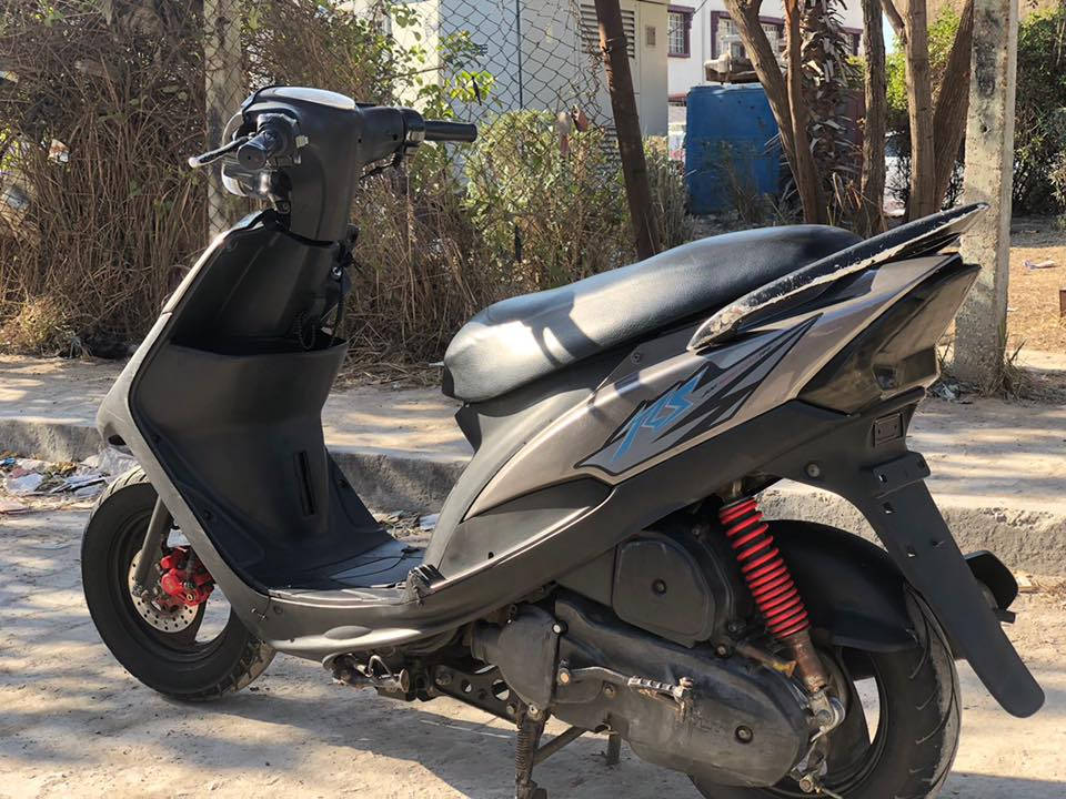 السلام عليكم. دراجه ماكس عدله بوشه 49دراجه نضيفه مكينه وكلشي نكره سلف دراجه  عوزهة فقط كلجات كامله من كلشي. سعر600وبيه مجال مكاني مدينه الصدر 
للاستفسار واتساب ***********
