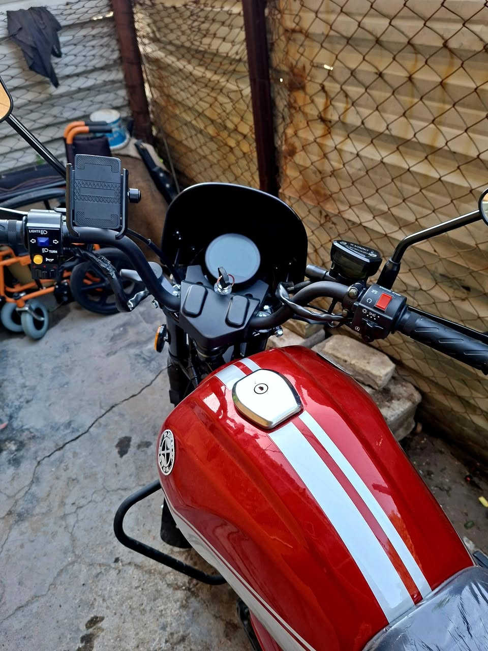 دايوان موديل 2026
الشكل الجديد
الدراجة زيرو ماشية 200 كيلو فقط
محرك 200cc
اوراق سكنر 
السعر مليون و 650 قفل
مكاني بغداد / الحرية 
***********
