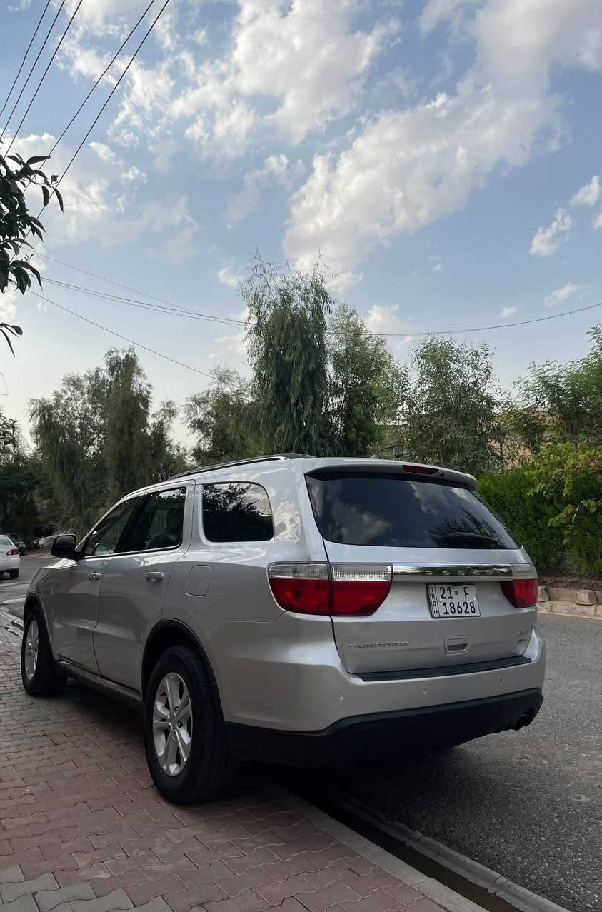 سلام عليكم للبيع دوج دورنكو موديل2011 فئة CREW السياره فول موصفات عدا الفتحة كير محرك مامفتوح تبريد السياره من الدعامية لدعامية شرط السياره رقم سليماني رقم سنوية كله جديد دفتر بانزين موجود السياره:.
1.محرك3600
2.تشغيل بصمة وبصمة ابواب
3.دخول ذكي
4. صندوك كهربائي و شفط
5.كشنات جلد
6.سبعة راكب
7.كشنات كهربائي
8.مرايات هيتر 
9.حساسات خلفيه
السياره بدون ضربة بي ملاحظات بسيطة مكان السياره كركوك للاستفسار *********** كركوك, العراق
