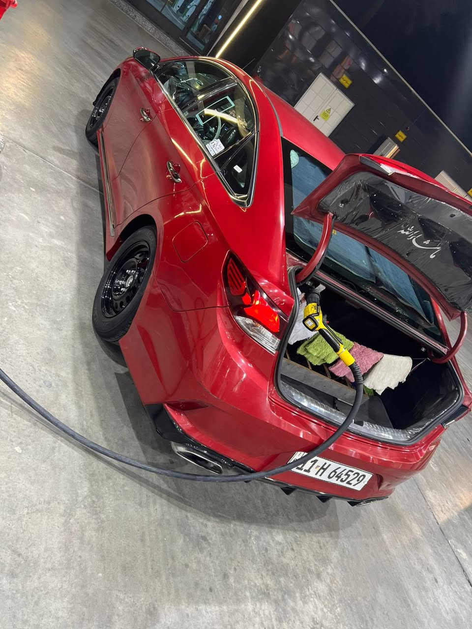 السلام عليكم  سوناتا موديل 18 وارد امريكي سبورت حادث سرقه جاملغ امامي ايمن و صبغ بيبان ثنين صفحه الصدر ( كلير ) عليها منضومه غاز 60 لتر مكينه وكير كفاله من فتح برغي  مدوشمه عام كاعيات و كشنات و صندوك عليها منضومه زنون عالي ناصي 
* موصفاتهه 
* فتحه
* بصمه 
* شاشه كبيره 
* كشنات تدفئه 
* كشنات كهربا
* رادار خلفي 
* مرايه  الوسطيه عاكسه للضوء
* فول تحكم ستيرن
* دبل كزوز 
* صندوك ذكي  
* نقص السياره صدر بي صوت 
للبيع السعر  130 وبيها مجال حك الجيه مكاني بغداد حي البنوك ***********  ابو شهم
