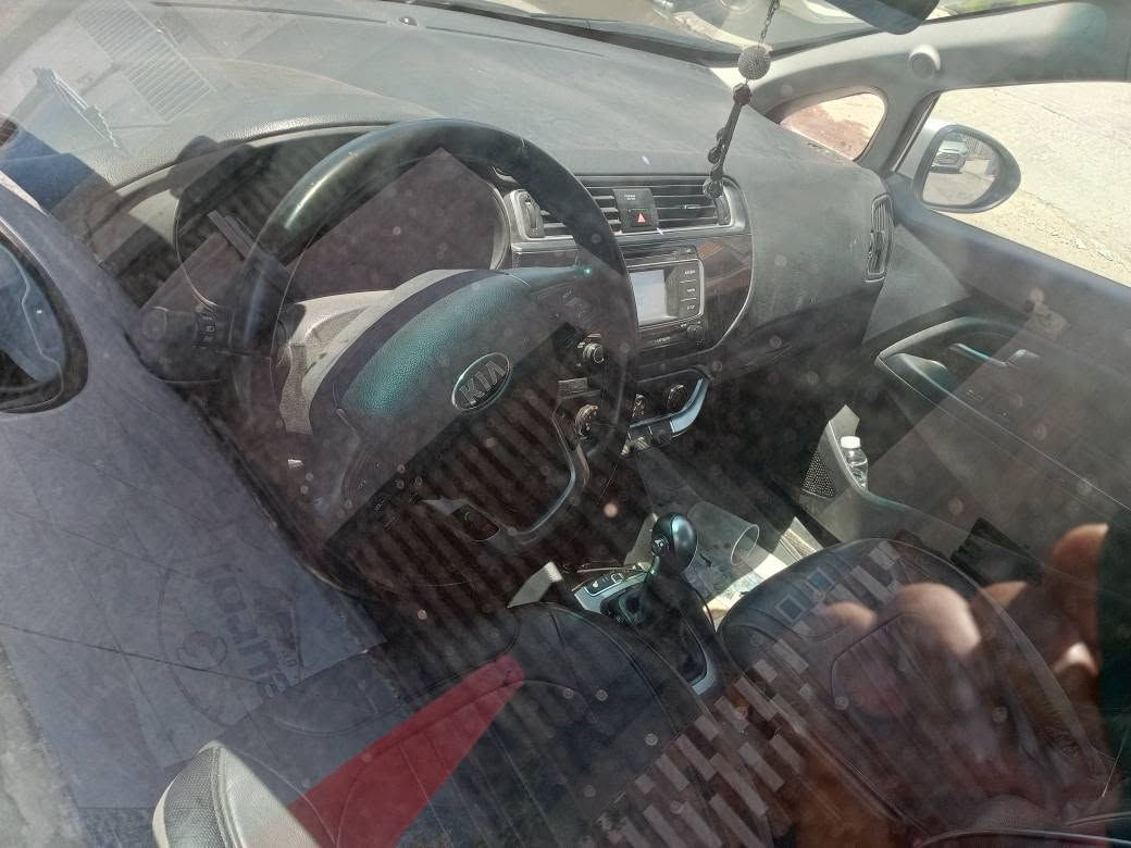 السلام عليكم عندي كيا ريو موديل ١٧ماشية ٧٤فول مواصفات حادثهة جاملغ وبنيد وهنا جاملغ خلفي بيهة كم طخة سيارة مال بنية رقم اربيل المربع تريدون وكالة أو تحويل سيارة بسم شركة عنوان بغداد اليرموك رقمي ***********.  *********** السعر ٧٢ وبيهة مجال بغداد, العراق
