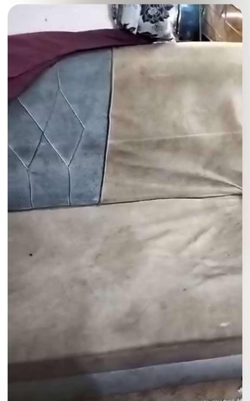 السلام عليكم عندي هذا التخم ٢ كبار و٢ صغار كراسي 
اريده ب٧٥ 
للاستفسار خاص او اتصال 
***********
