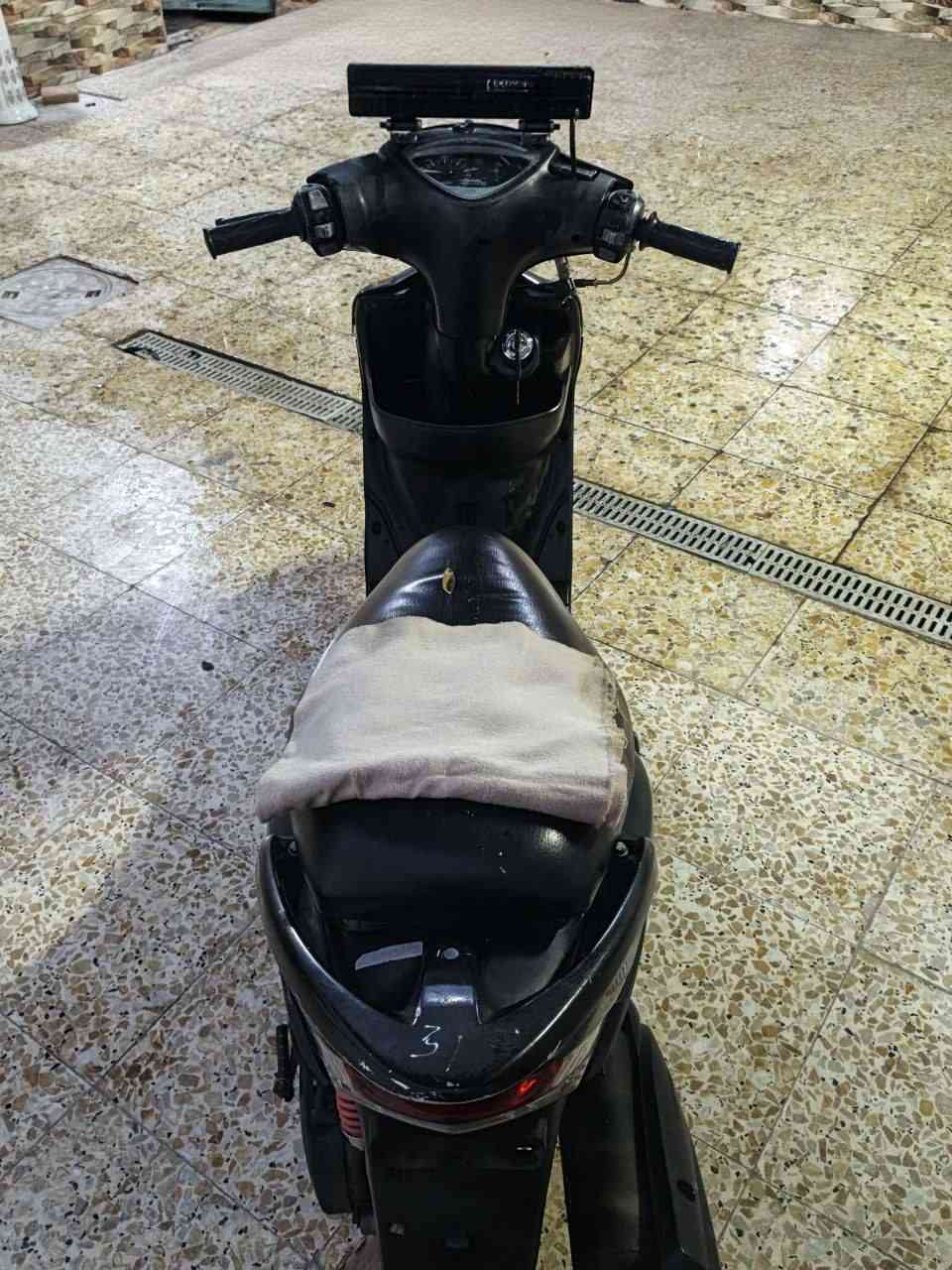 ماكس عدلة للبيع...
دراجه نضيفه كفرات بلادية مختمه مكينه ما مفتوحه شلعه معدل  كهربائيات شغالة سعر ٥٧٥ وبيهة مجال مكان الحسينية الراشدية رقم ***********
