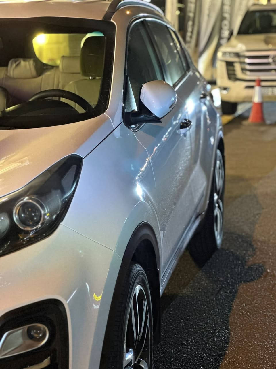 السلام عليكم سبورتج للبيع موديل 2021 عداد 46 الف كيلو بصمه مري شفط نفكيشن لايت زنون حساس امامي خلفي رقم بغداد مكفوله من الصبغ والبارد مكان السياره بغداد المنصور هاتف *********** ابو امير
