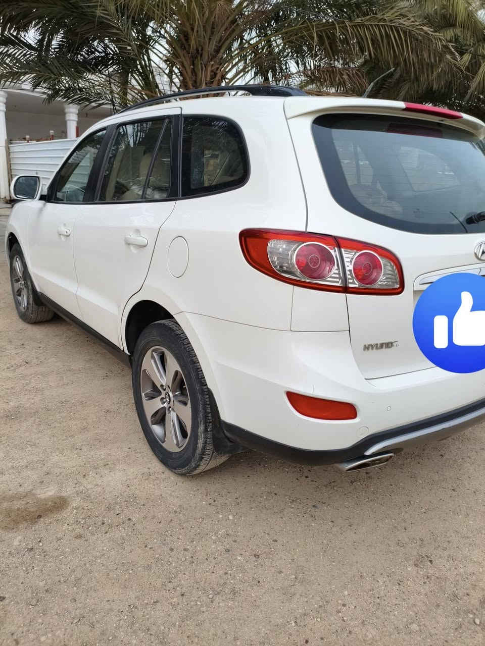 السلام عليكم هونداي سنتافي للبيع موديل 2012 السياره ستخدام شخصي  رقم بغداد دولي   محرك على وضع الشركه سياره وارد خليجي فور ويل دفع رباعي محرك 6 سلندر تخم تاير جديد جواها فتحه بالسقف الموصفات معروفه تدفئه تبريد ثلج 7 راكب مري شفط  السعر على الارقام التاليه.. ***********.. ***********
