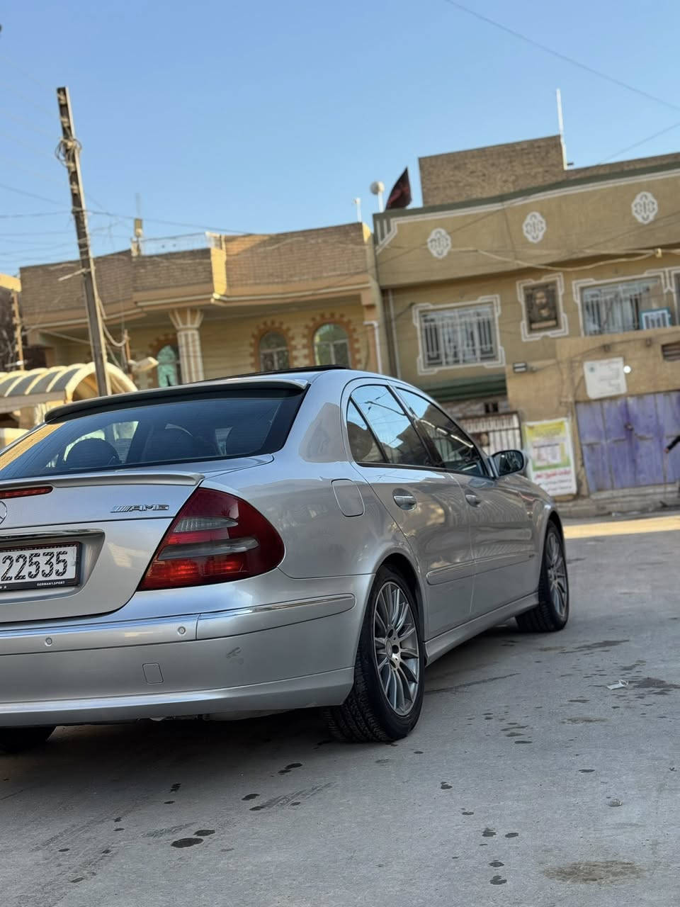 مارسيدس 211 /E350 المرغوب مديل 2005 خليجي مكفولة كفالة عامة من الصبغ والتبديل سونار موجود السياره فول مواصفات 1/1 كشنات جلد تدفئة وتبريد فتحة شاشة كامره خلفية تحديد مسار انضمة قياده  تحكم ستيرن مانع انزلاق بعد بيها هواي مواصفات منضومة زنون ابلادي السياره جديده بمعنا الكلمة رقم بغداد باسمي تحويل مباشر هزه جديده تخم حدادية تخم تايرات جدد السياره احلى من الصور السعر 128 بيها مجال بسيط مكان السياره بابل مركز المدينة 
***********
