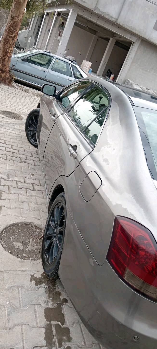 امكراند للبيع موديل 2013 شكل عريض حجم 8
رقم اربيل باسمي  ثاني يوم تحويل
بيه قطعتين  فقط بدون دواخل ولا قطرة خياس بيه 
محرك  مستر بوشي حجم 2000  
سياره فول مواصفات
سقف سلايت 
تبريد ثلج ❄  
4تايرات جدد 🛞
دواخله جديد حيل نضيف
شاشه ايباد منضومه سماعات دمام
لايتات زينون 
حساسات امامي وا خلفي 
صدر امامي و خلفي  جديد
سياره لوك صارف عليه  اهويه ميحتاج مصرف الف دينار
مكان كركوك
رقم :*********** فقط وتساب 
