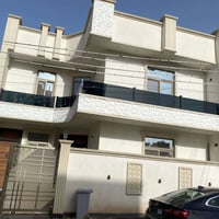 � الموقع: بغداد — مجمع ضباط — نهاية سوق حي الفرات 🔹 المساحة: 150 متر 🔹...