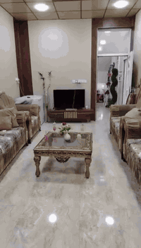 دار للبيع 💥💥
المساحه 120 متر (قرار 25) 
بناء 2020 
يحتوي على استقبال ومطبخ وصالة وغرفة نوم واحدة
جميع الخدمات كاملة ( ماء / مجاري / كهرباء)
الموقع /بهرز -حي القادسيه- خلف مولد نزهان مجاور بستان فيصل الخشالي
السعر / 90 م وقابل للتفاوض 

للاستفسار / ***********
