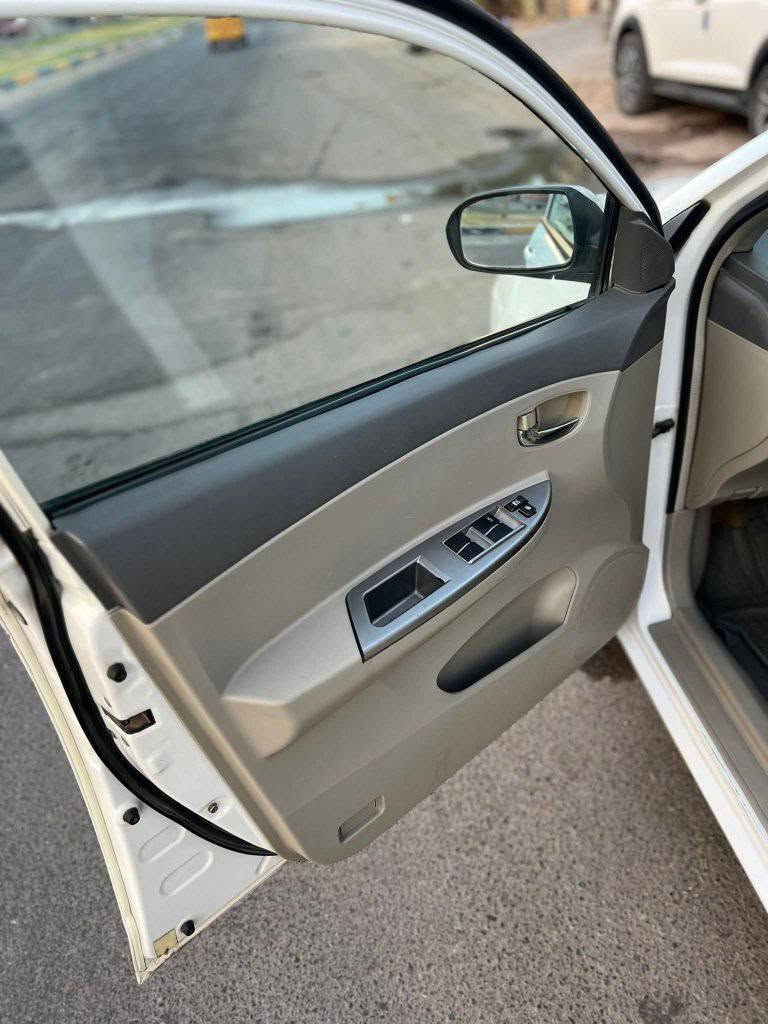 BYD 2013 بۆفرۆشتن زۆر بێعەیبە                               چوار تایەی لۆکی لەژێرە                                                 تەبرید لەسەر سوچ                                                         گێڕ و مەکینەی بەشەرت                                                 سەیارەکە تابڵێی جوانە                                                   کامل جایز بەشەرتی هەموو شتێک ئەی فرۆشین                شاشەیە حاسەیە                                                           تکایە گەر مووشتەری نیت سەرمان مەیەشێنە                     ژمارەی تەلەفون                                                             ***********
