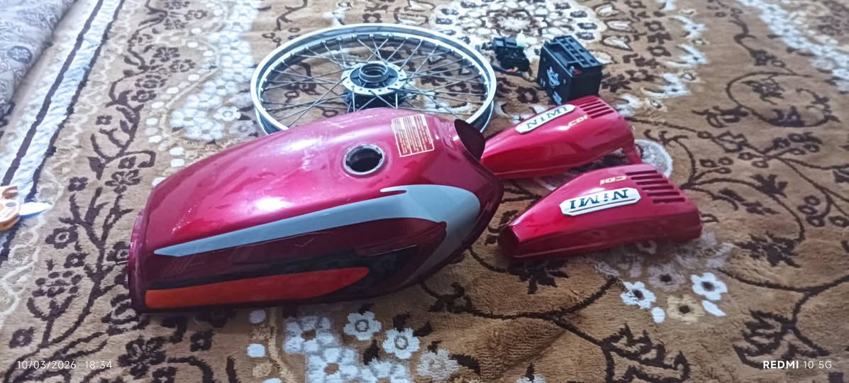 غراض للبيع مكاني حله تانكي وصفاحيات ويل امامي حربي باتري عقل وكتف شحن كلهن نضيفات ب ٤٠ الف مكاني  ب حله ***********
