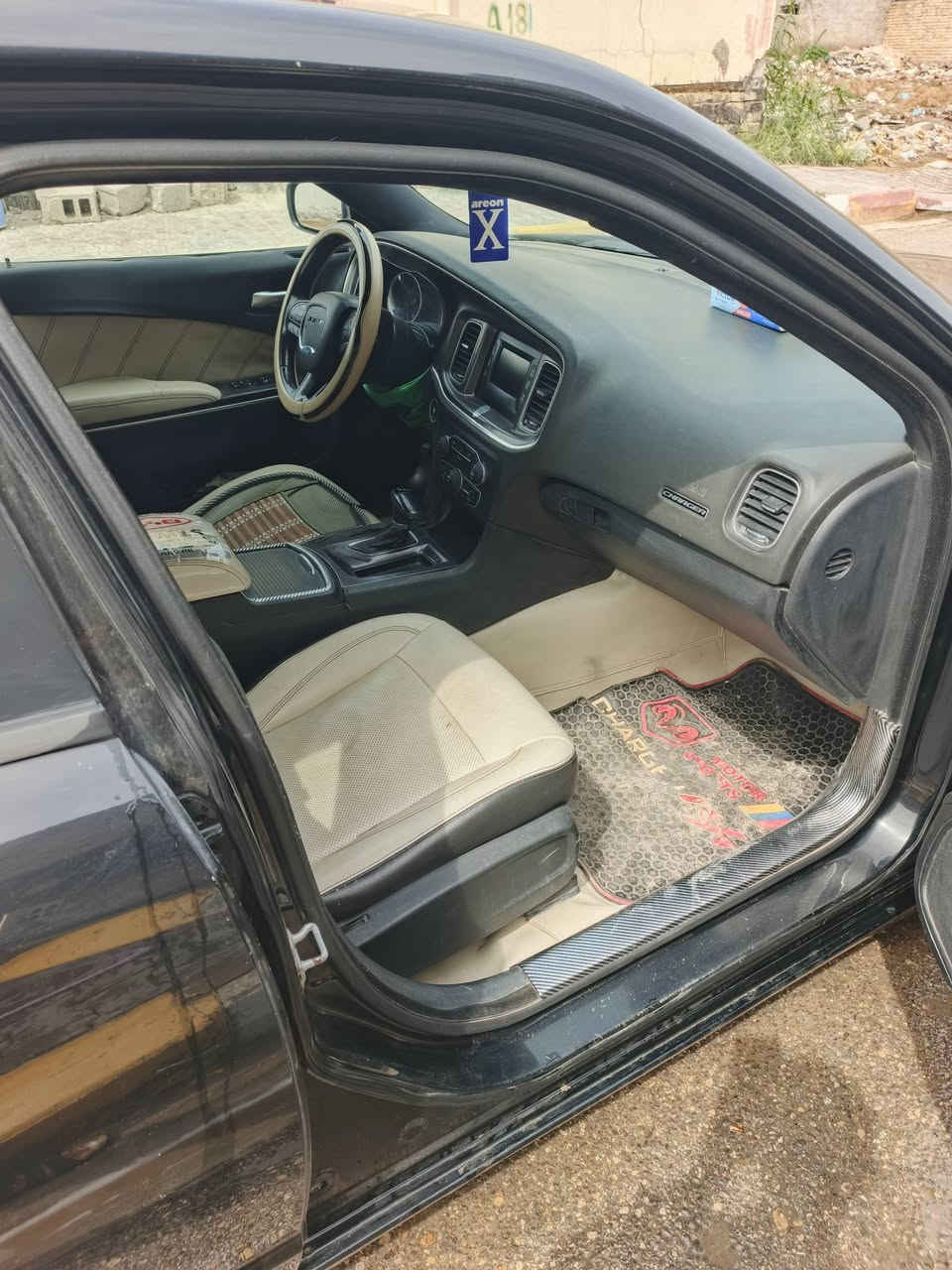 سلام عليكم
جارجر  موديل   16  لبيع رقم بابل سياره بكانه واسط صويرة 
حادثها بنيد وجوملخ اليسر سعر 170 /***********
