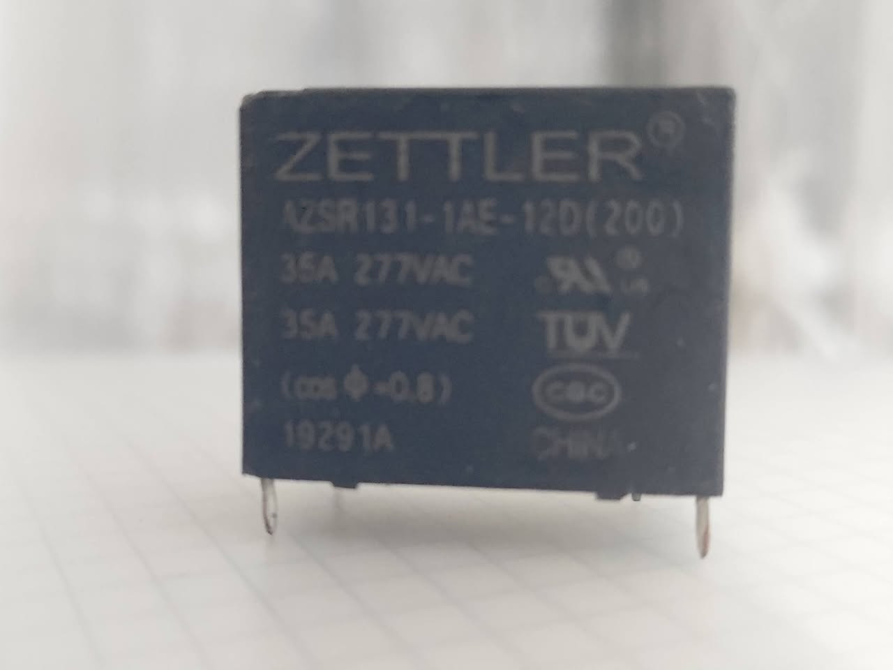 Type: Power relay (electromagnetic)
Function: Low-voltage control switches high-power load
Coil: DC (5V / 12V / 24V versions)
Contacts: SPST-NO
Rating: up to 35A, 277VAC / 30VDC
Operate time: ~20 ms
Mounting: PCB through-hole
Maker: American Zettler
Use: Power ON/OFF control for AC/DC loads (motors, lights, battery disconnect).

25قطع 25 الف


**إذا كنت صاحب هذا الإعلان وتريد حذفه لأي سبب، رجاءا أرسل رسالة إلى الدعم الفني**