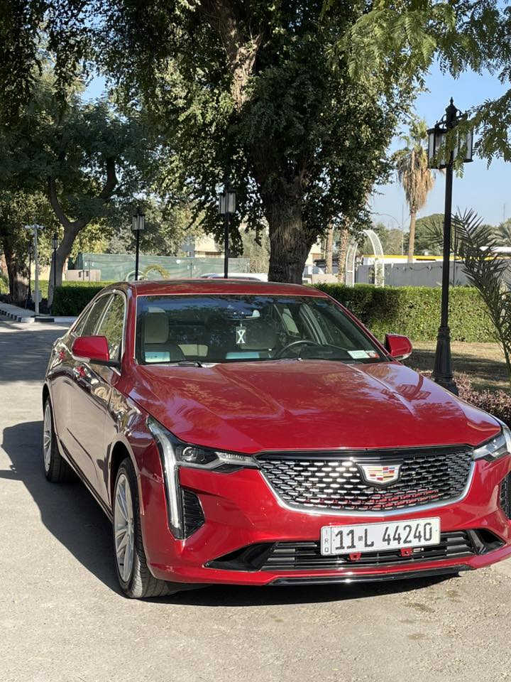 كديلاك ct4 
مديل 2022
بيها 5 قطع صبغ
بدون ايرباك
السعر 20ونص
***********
